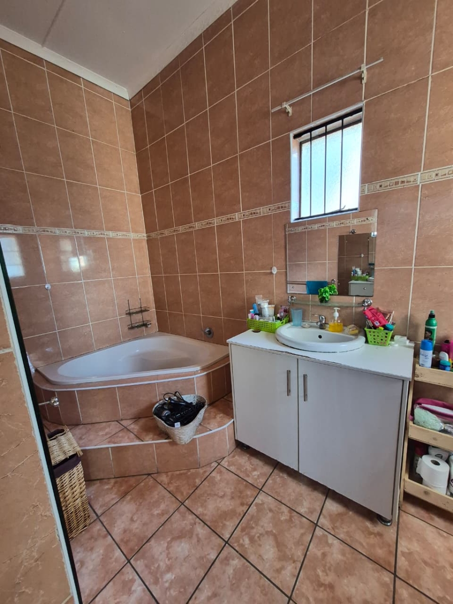 3 Bedroom Property for Sale in West Bank Eastern Cape